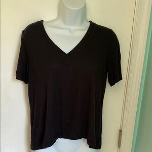 Betabrand Essential V-neck tee